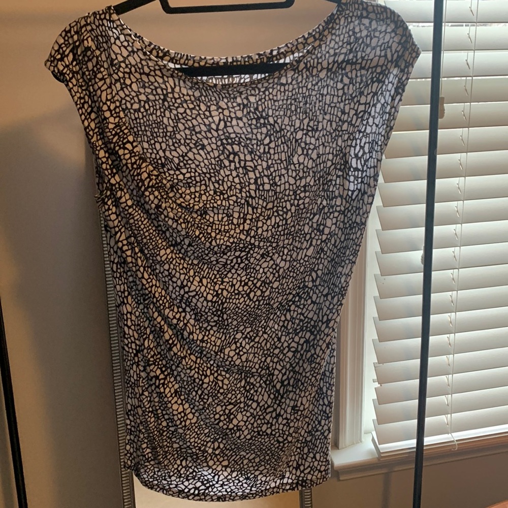 Like NEW Apt 9 black and white blouse.